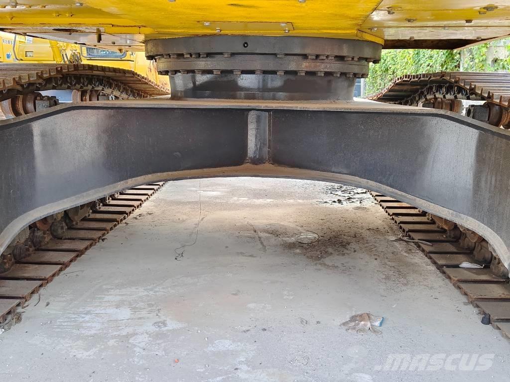 Komatsu PC 220-7 Pásová rýpadla