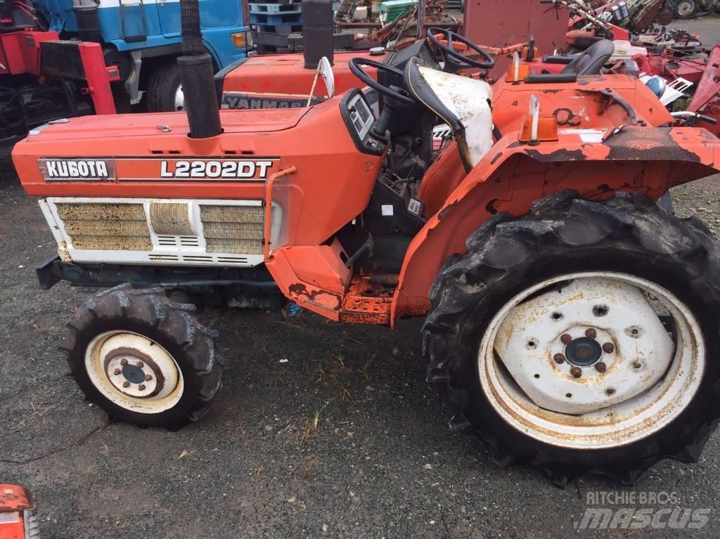 Kubota L2202DT Traktory