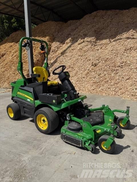 John Deere 1570 Samojízdné sekačky