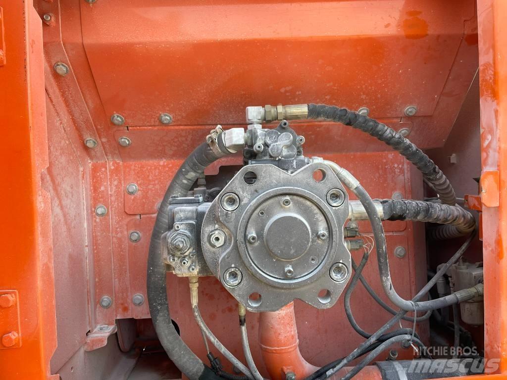 Doosan DX 260 Pásová rýpadla
