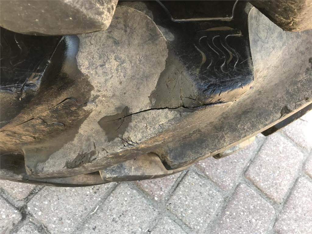 BKT 650/85R42 Pneumatiky, kola a ráfky