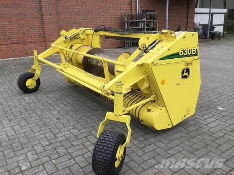 John Deere 630 B Příslušenství strojů na seno a píci