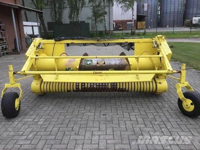 John Deere 630 B Příslušenství strojů na seno a píci
