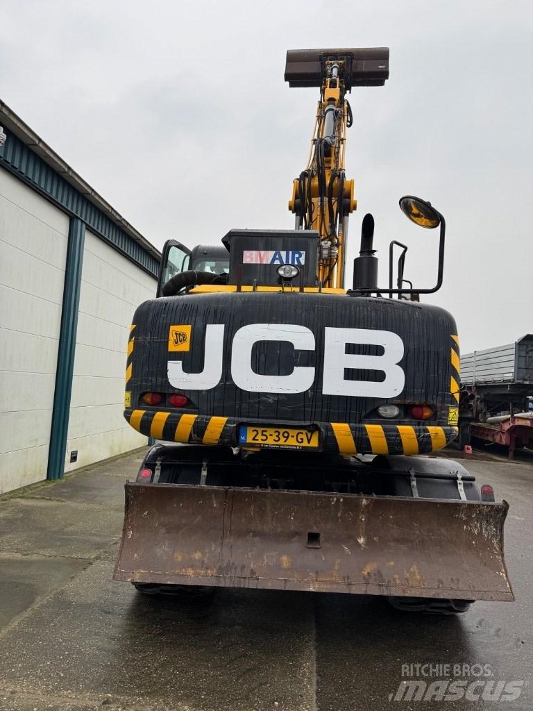 JCB 140w Pásová rýpadla