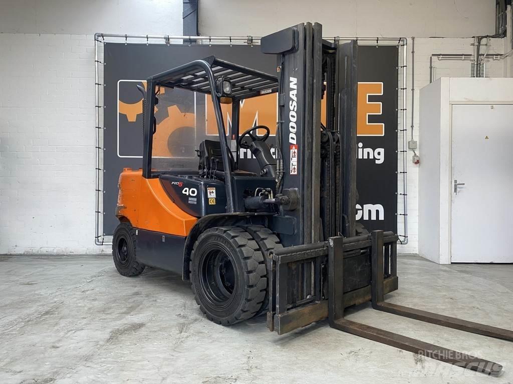 Doosan D40SC-5 Dieselové vozíky