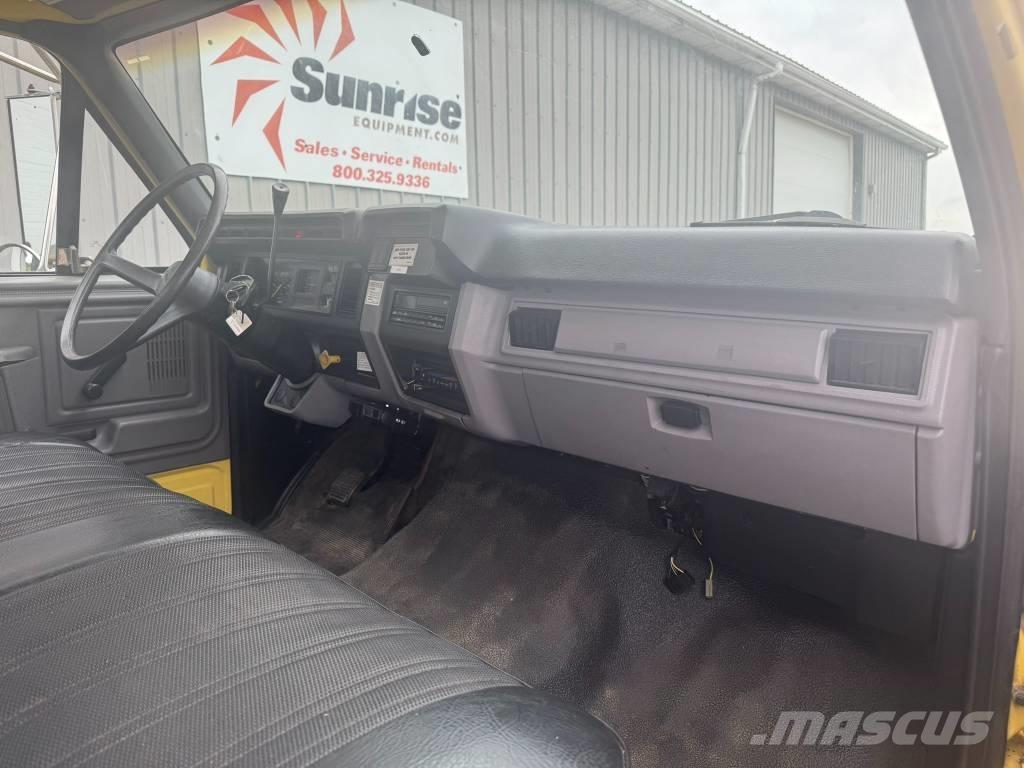 Ford F 700 Valníky/Sklápěcí bočnice