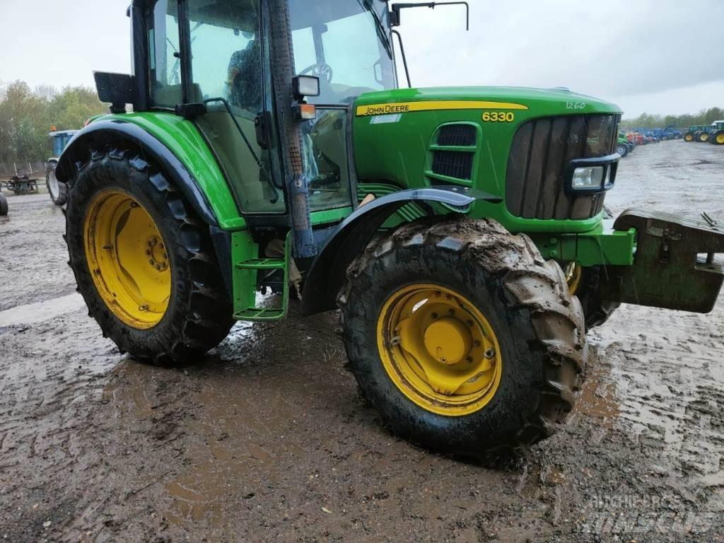 John Deere 6330 Traktory