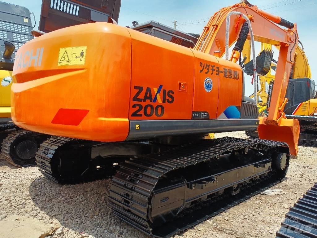 Hitachi ZX 200 Pásová rýpadla
