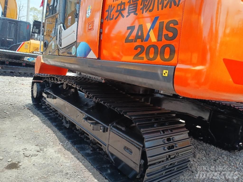 Hitachi ZX 200 Pásová rýpadla
