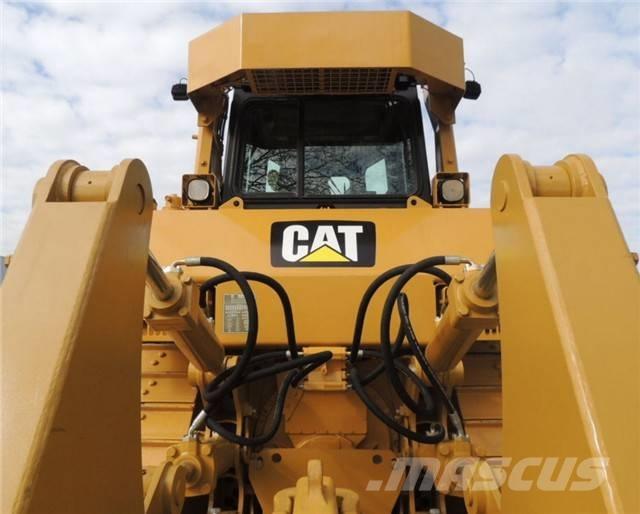 CAT D 7 R Pásové dozery