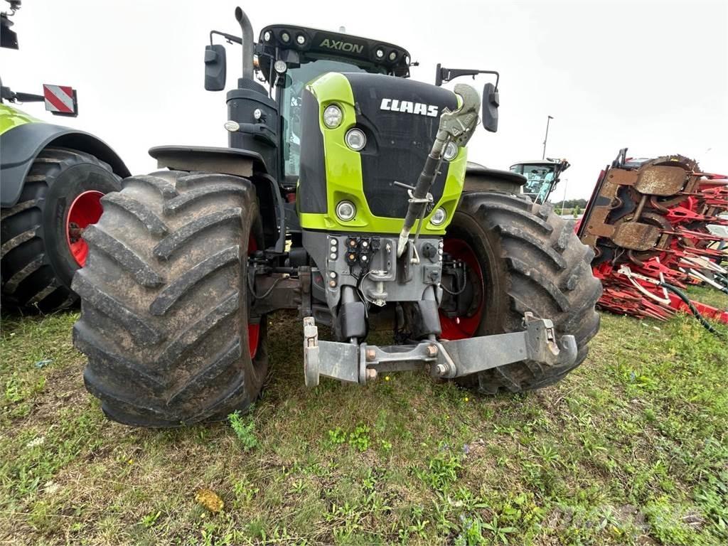 CLAAS Axion 960 TT Traktory