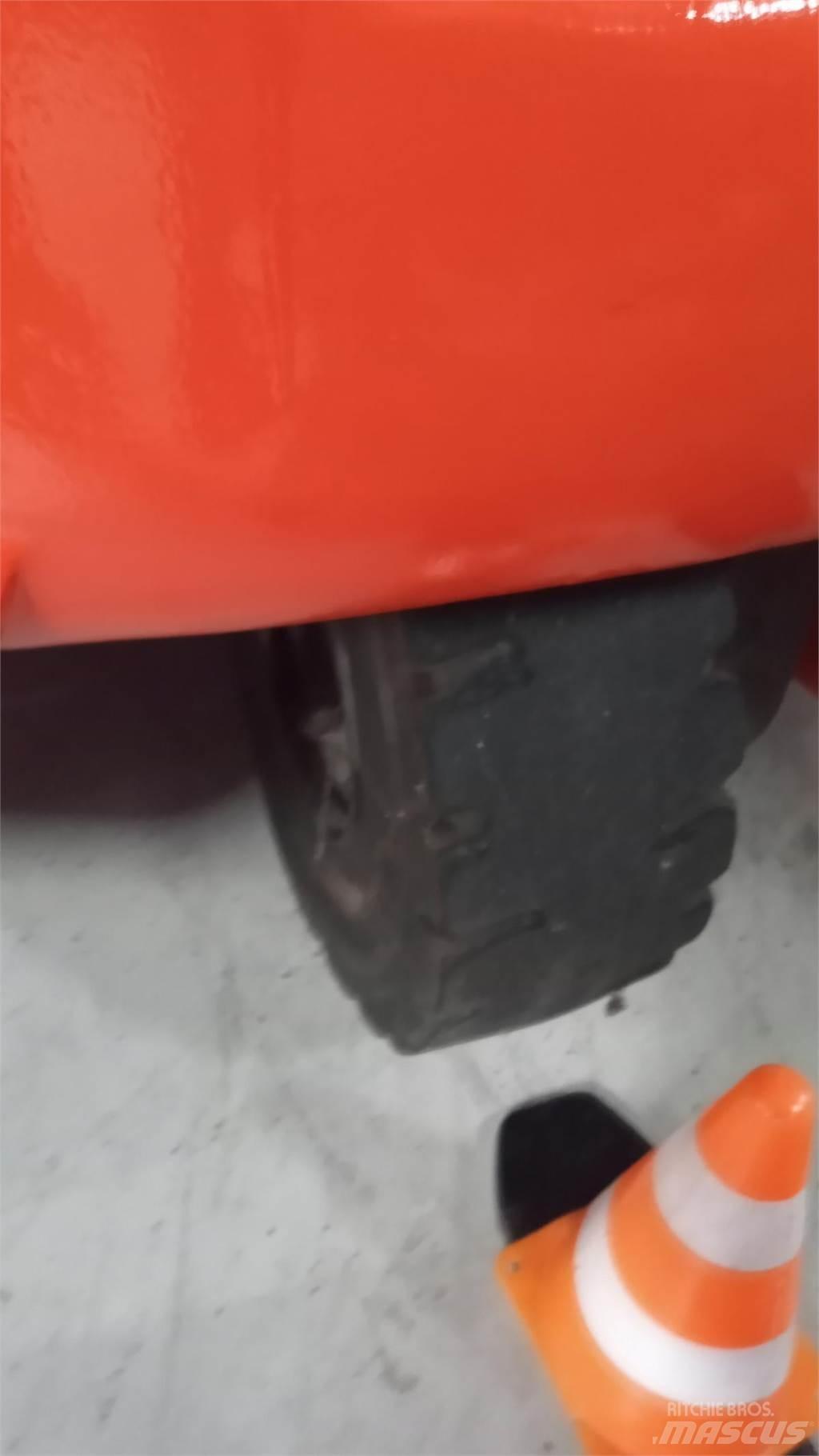 Toyota 7BEST13 Akumulátorové vozíky