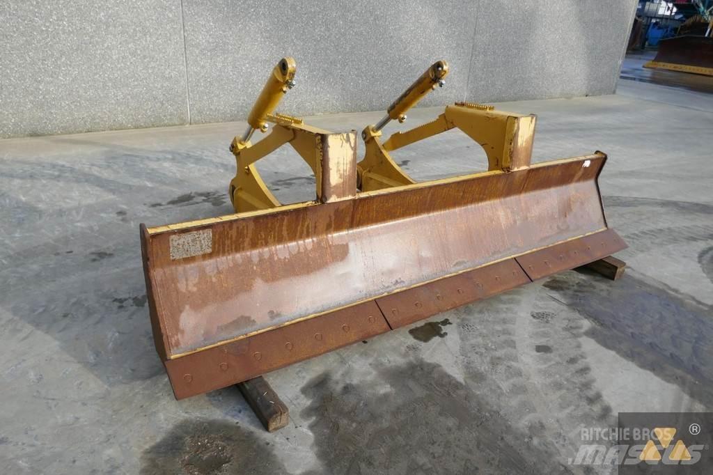 CAT Skidder blade Radlice