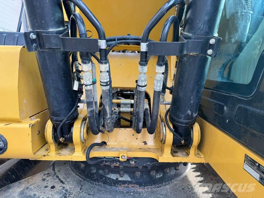 CAT 323 07A Pásová rýpadla