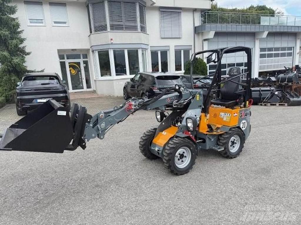 GiANT G1200 Tele Kolové nakladače