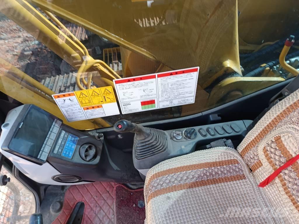 Komatsu PC 200 Pásová rýpadla