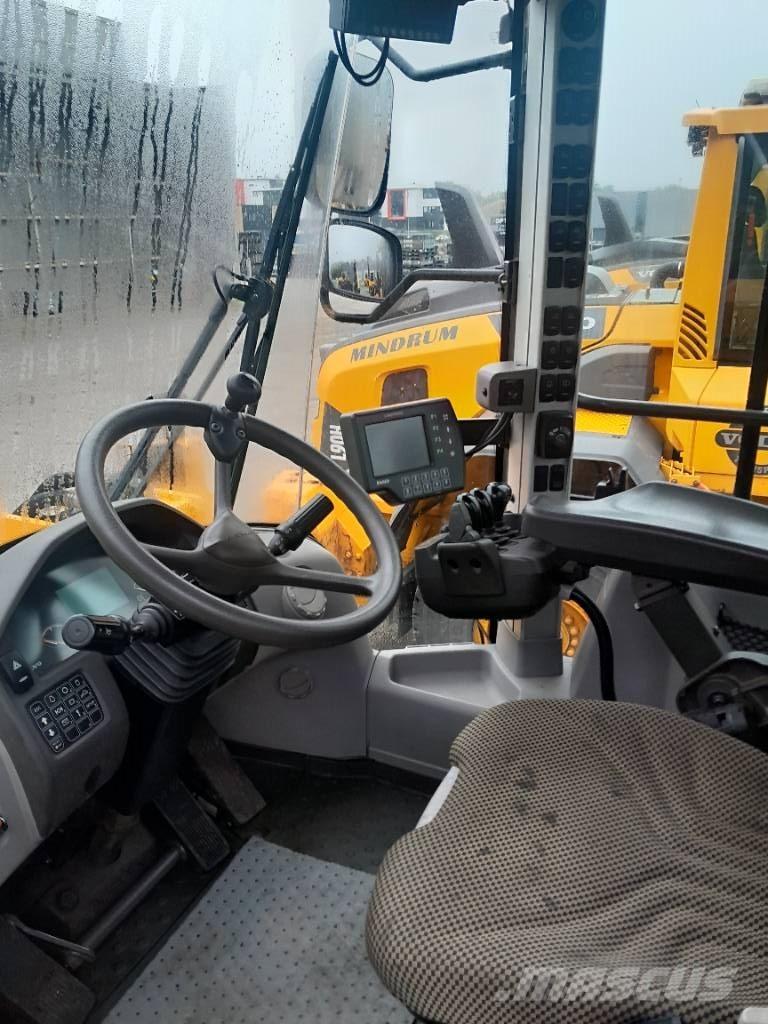 Volvo L120G Kolové nakladače