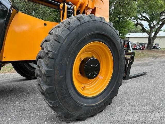 JCB 507-42 Teleskopické manipulátory