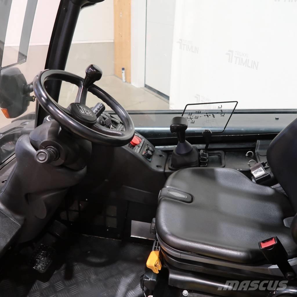 JCB TLT 35D 4X4 T4 Terénní vysokozdvižné vozíky