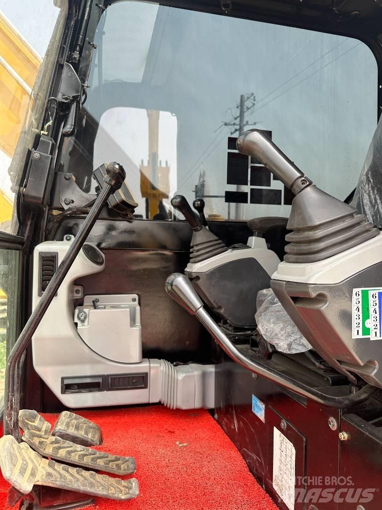 CAT 307E2 Mini rýpadla < 7t