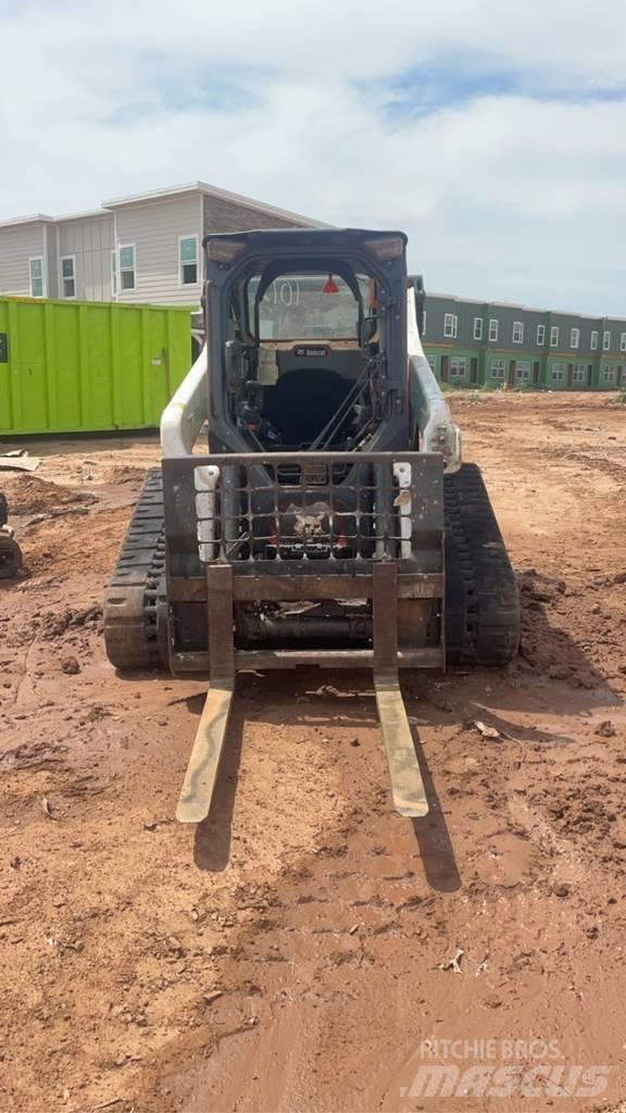 Bobcat T 76 Smykem řízené nakladače