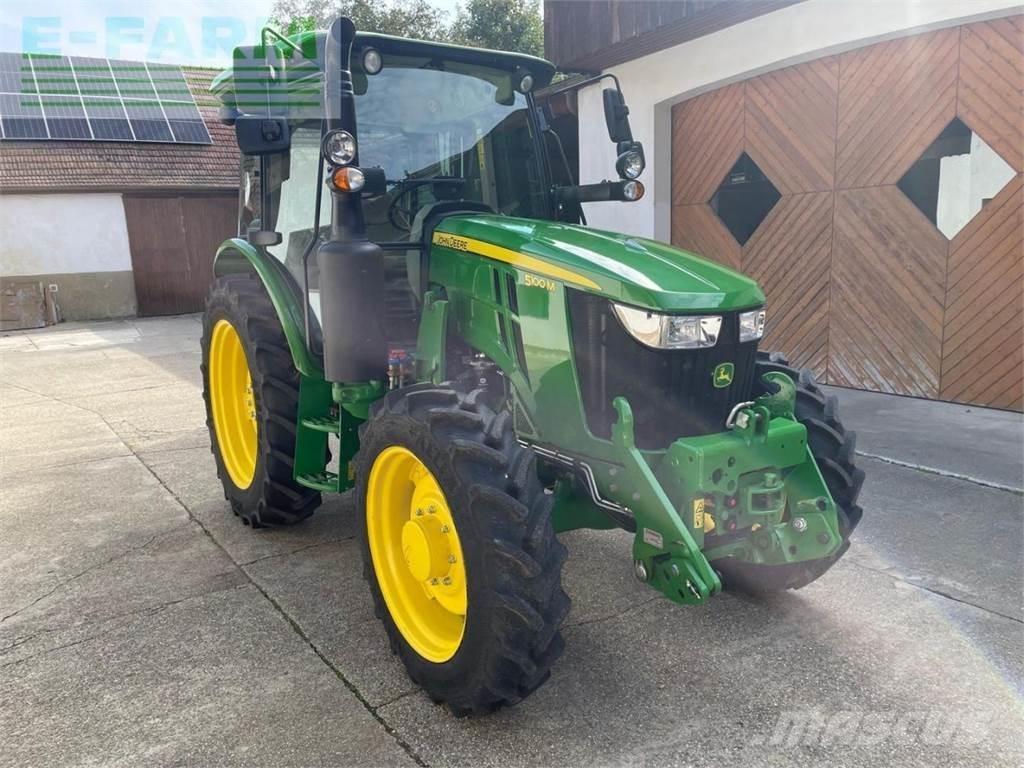 John Deere 5100M Traktory