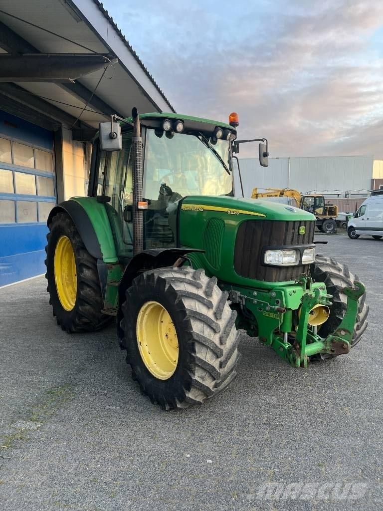 John Deere 6220 Traktory