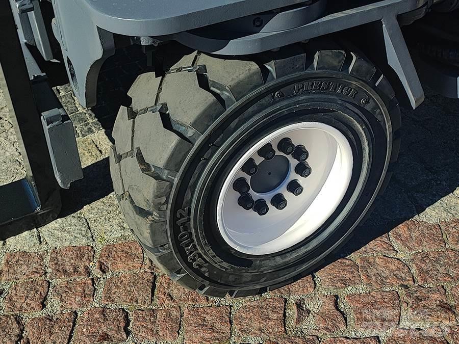 Combilift C5000XL 4 cestní vysokozdvižné vozíky