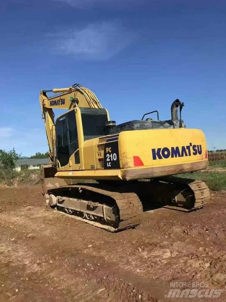 Komatsu PC 210 Pásová rýpadla