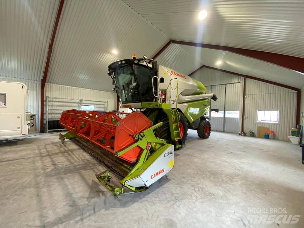 CLAAS Tucano 430 Sklízecí mlátičky