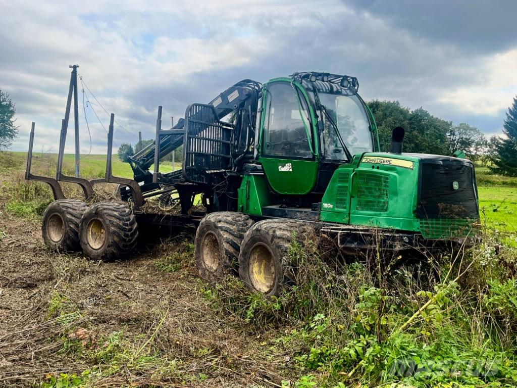 John Deere 1110 E Vyvážecí traktory