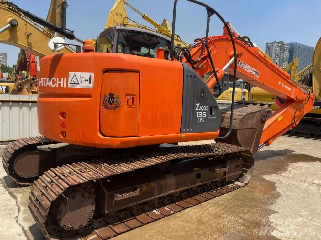 Hitachi ZX 135 Pásová rýpadla