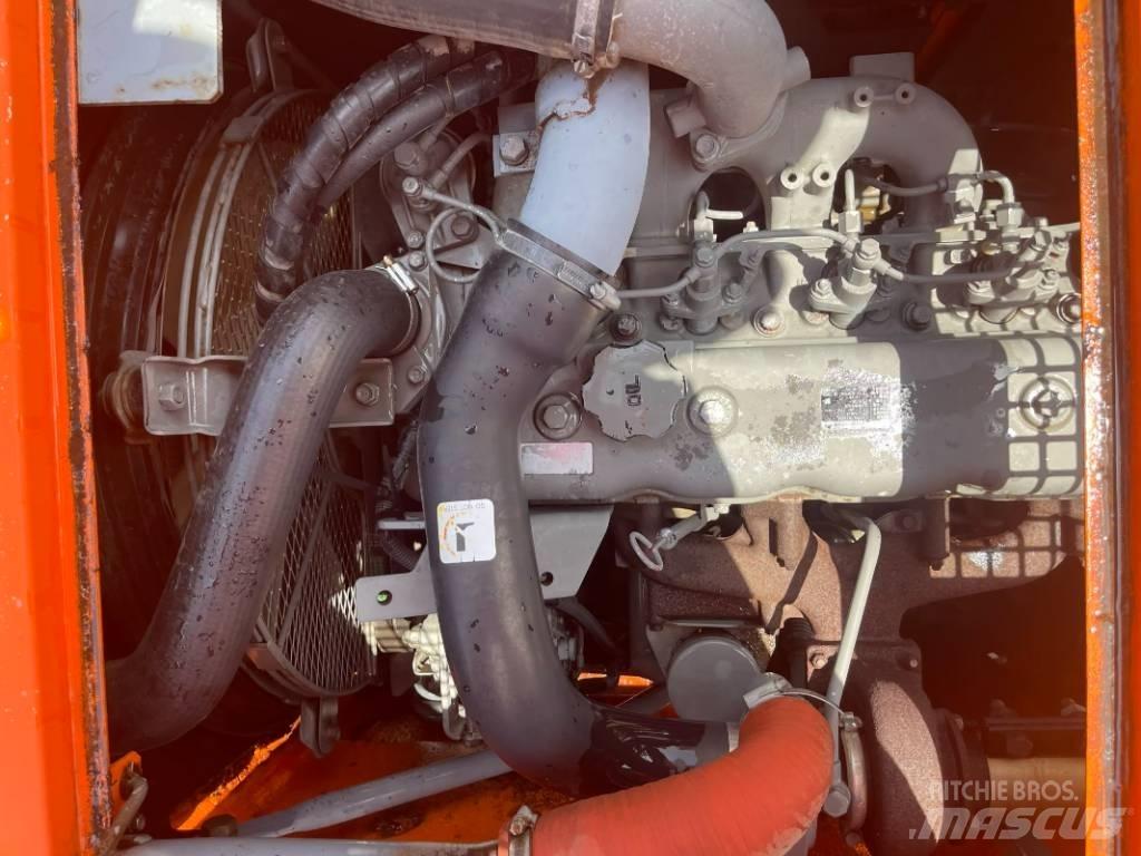 Hitachi ZX 135 Pásová rýpadla