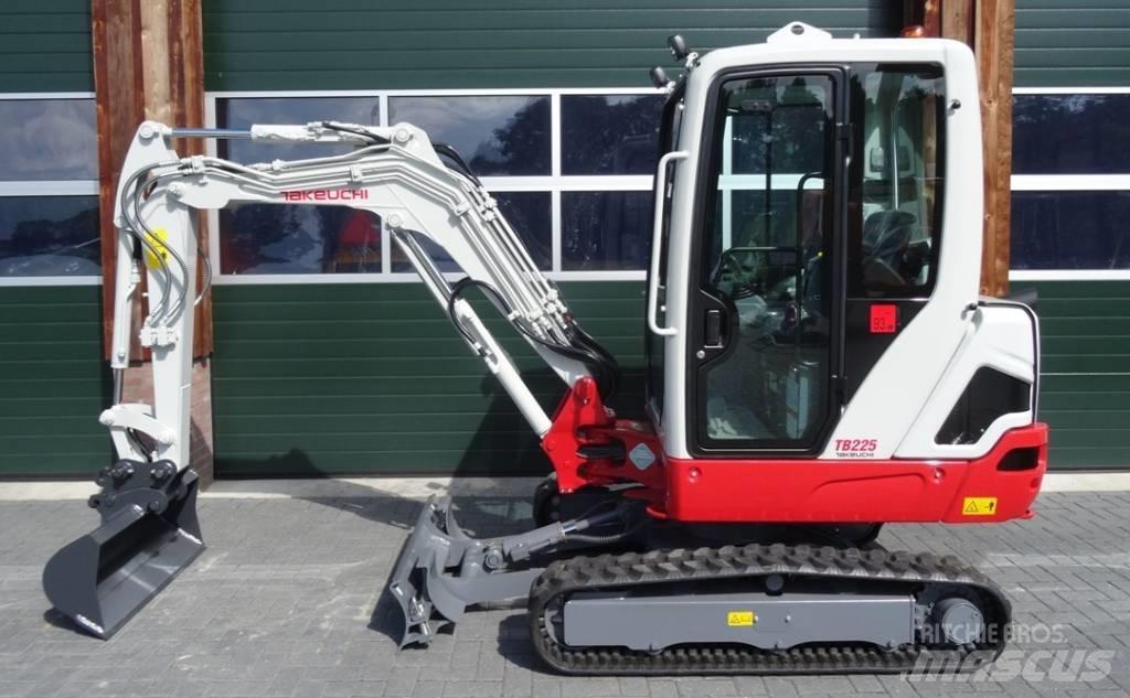 Takeuchi TB 225 Mini rýpadla < 7t