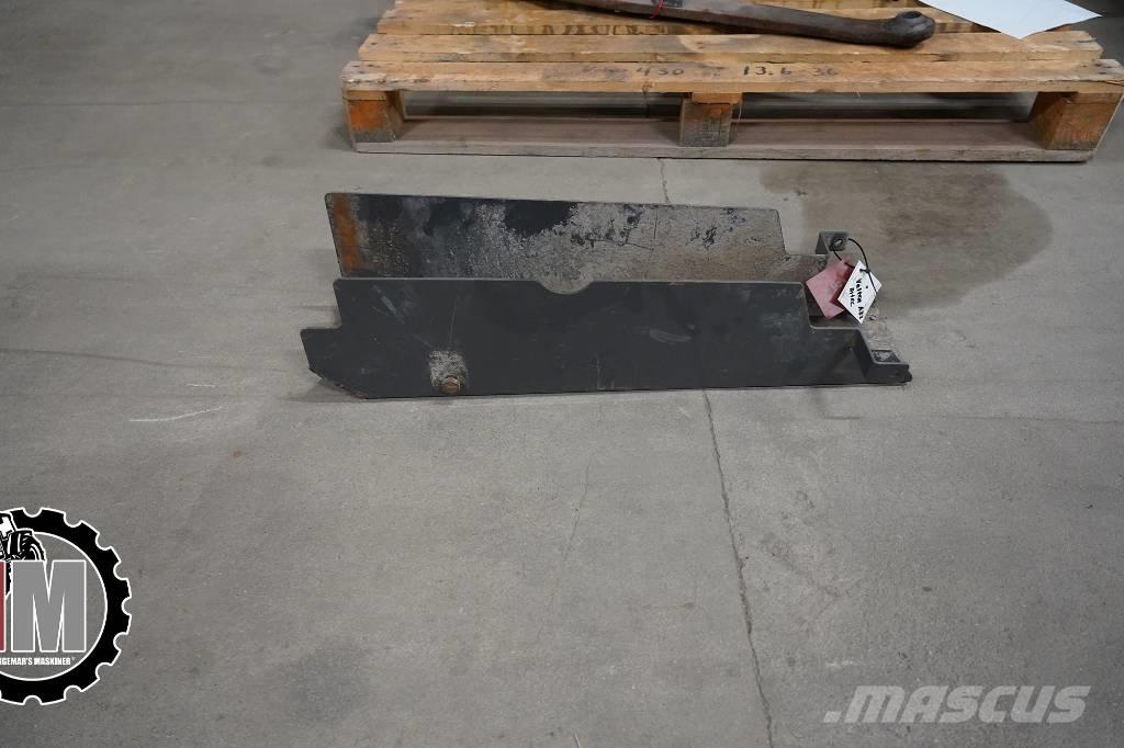 Valtra A 83 HT Skydd Podvozky a zavěšení kol