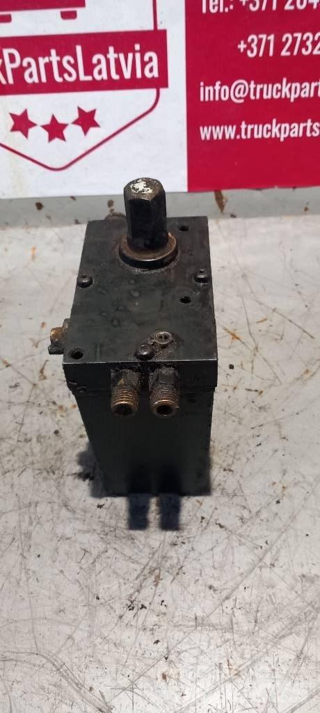 Volvo FH 12.    21882617 Hydraulika