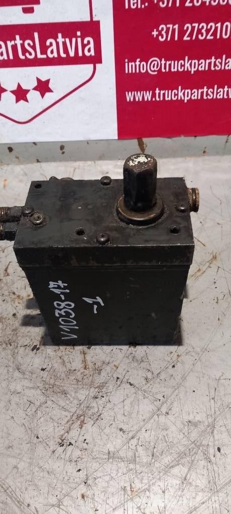 Volvo FH 12.    21882617 Hydraulika