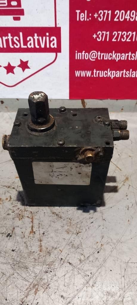 Volvo FH 12.    21882617 Hydraulika