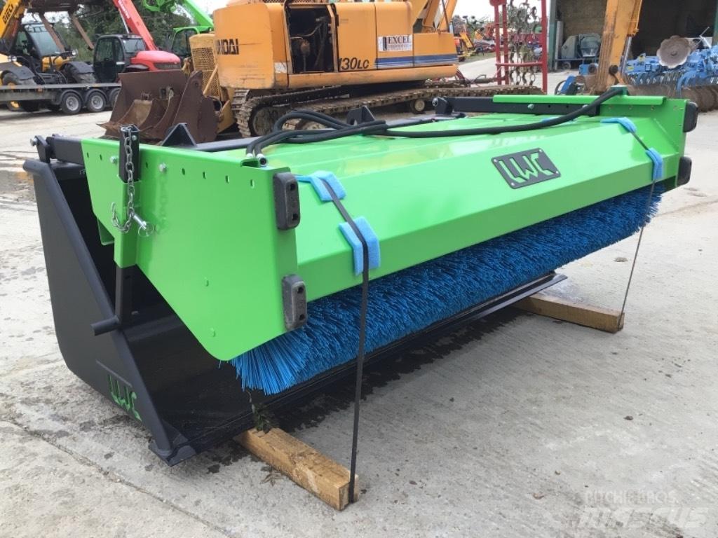 LWC SWEEPER Zametací stroje