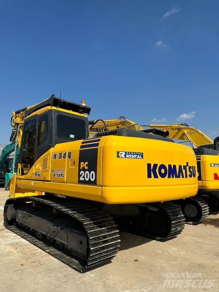 Komatsu PC200-7 Pásová rýpadla