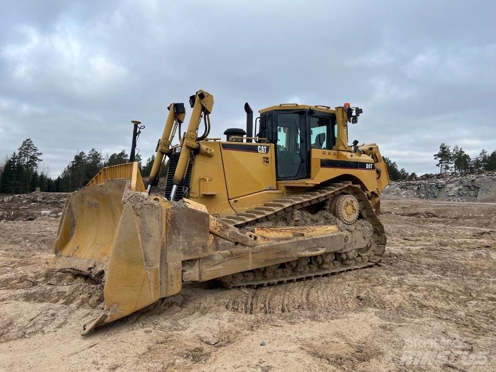 CAT D 8 T Pásové dozery