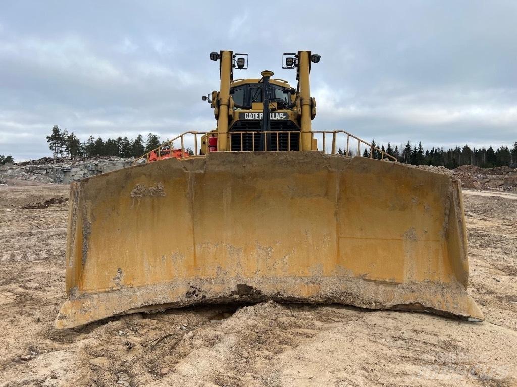 CAT D 8 T Pásové dozery