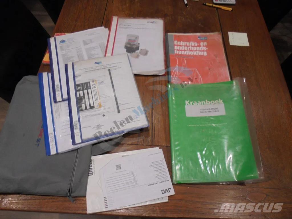 Doosan DX 255 LC Pásová rýpadla