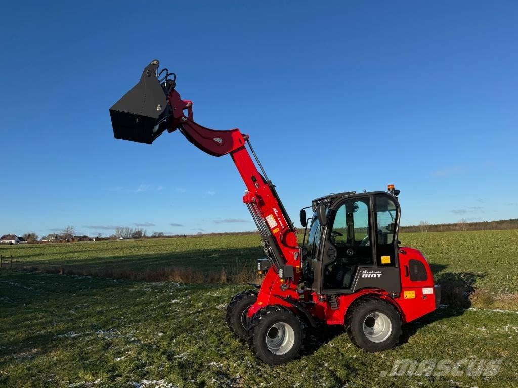  Max Loader 810 T Mininakladače