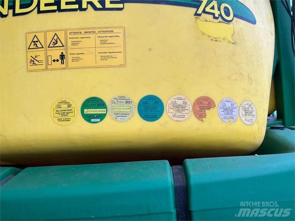 John Deere 740 Tažené postřikovače