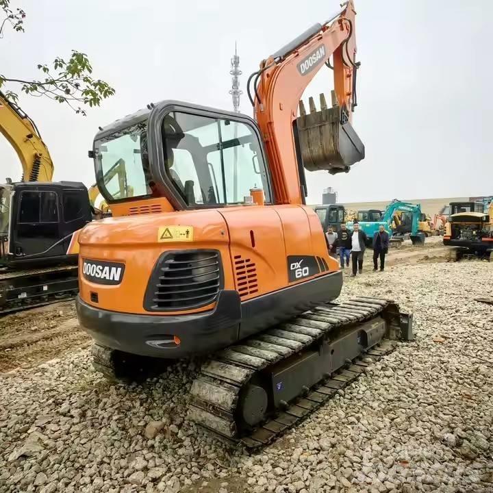 Doosan DX 60 Pásová rýpadla