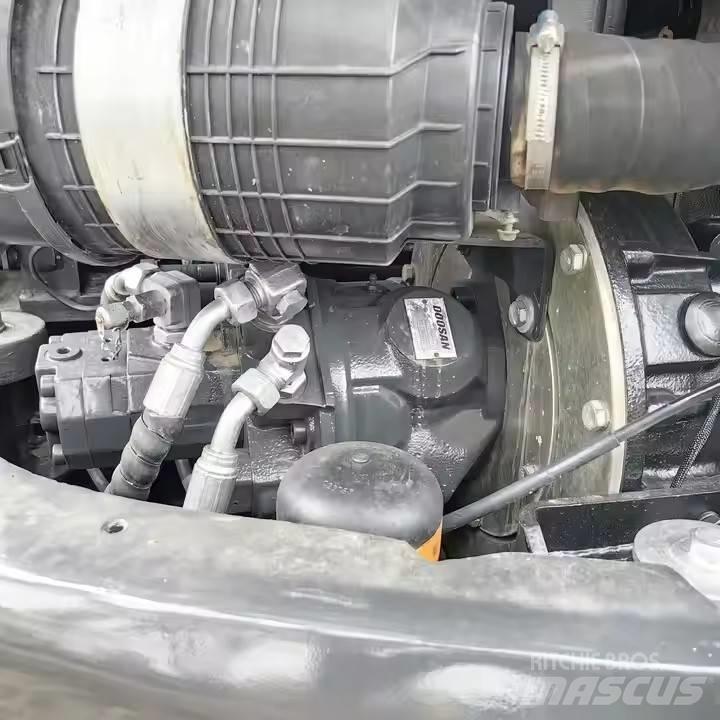 Doosan DX 60 Pásová rýpadla