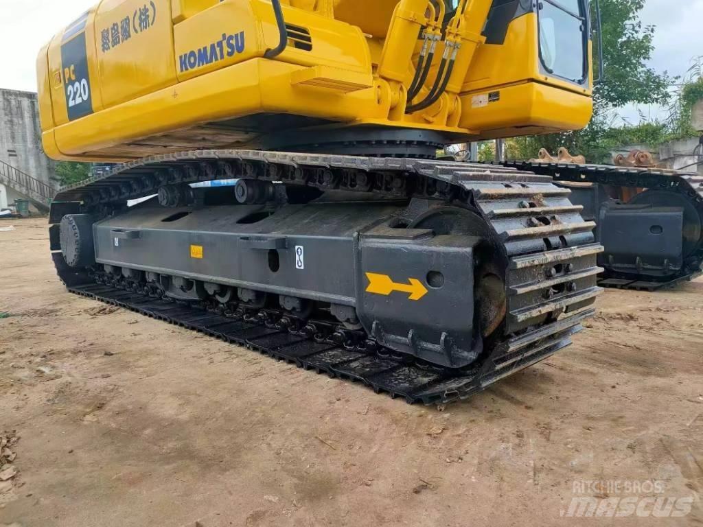 Komatsu PC 220 Pásová rýpadla