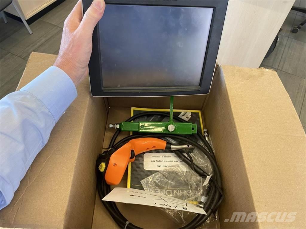 John Deere R740i Tažené postřikovače