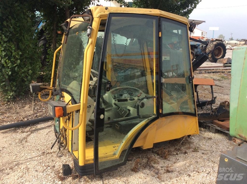 Komatsu W93r Kabiny a interiér